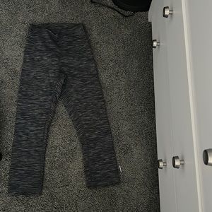 Lululemon Wunder Black nimbus space size 4 NWOT never worn. 21inch crop